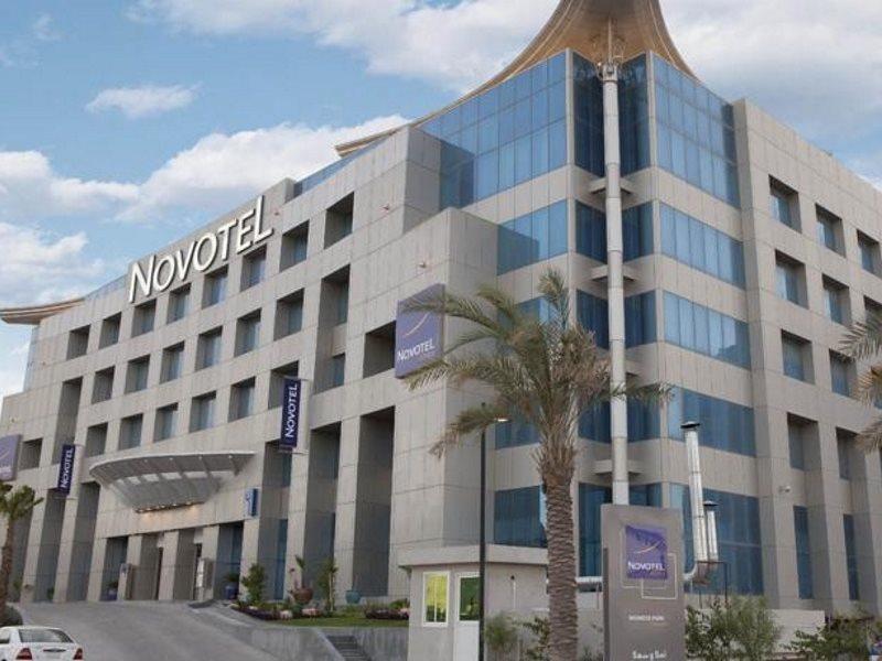 Novotel Dammam Business Park Exterior foto